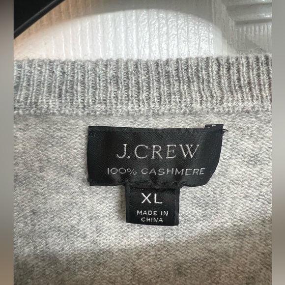 J.Crew 100% cashmere sweater - Picture 3 of 3